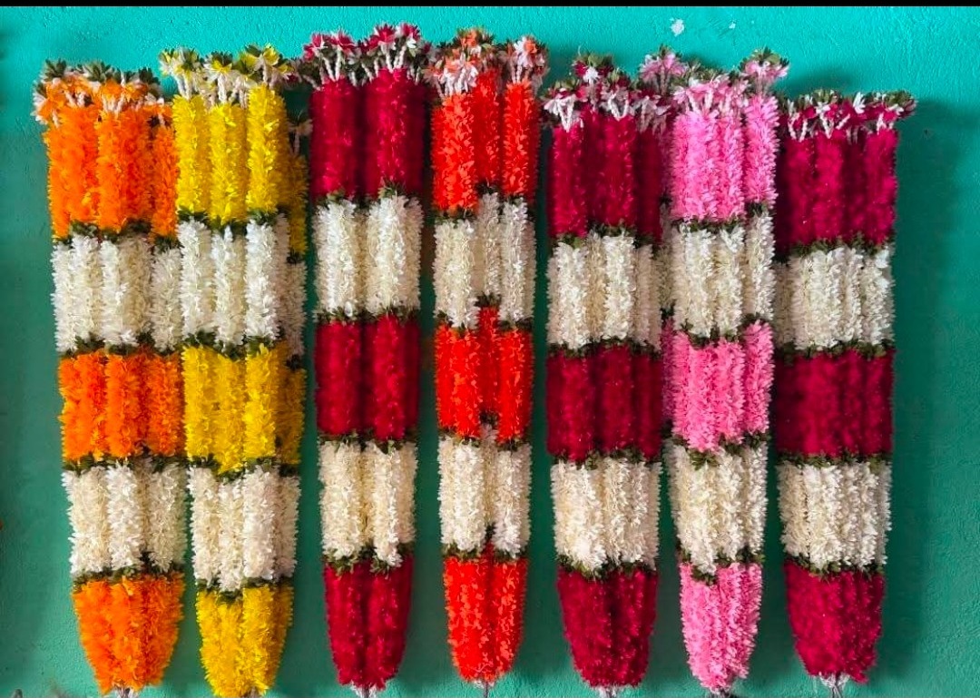 Artificial Garlands